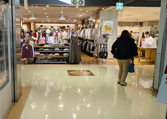 iCracked Store 赤羽アピレへの道順5