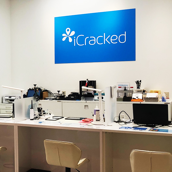 iCracked Store 町田ジョルナ