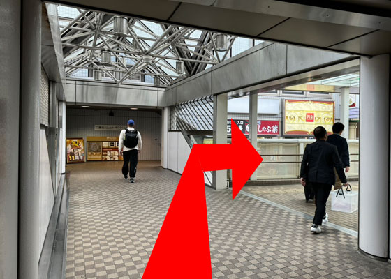 iCracked Store 柏モディへの道順3