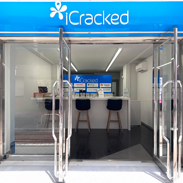 iCracked Store 川越