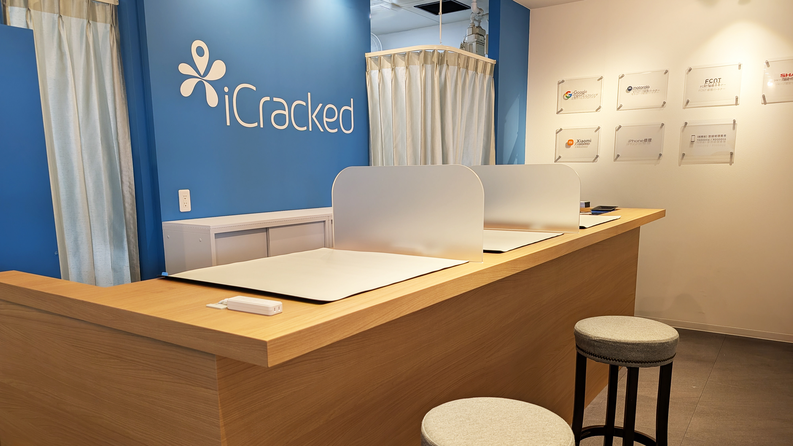iCracked Store アクタ西宮の店舗画像
