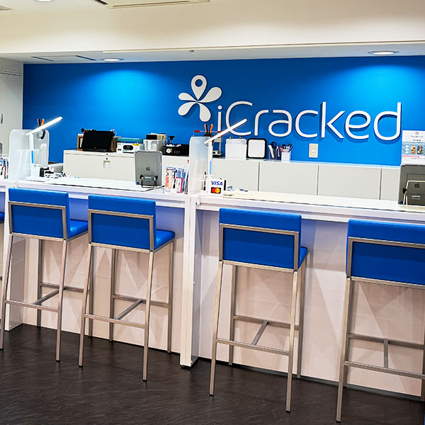 iCracked Store 岡山駅前
