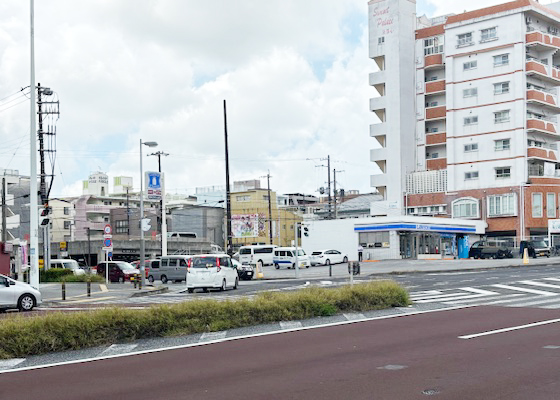 iCracked Store 那覇新都心への道順1