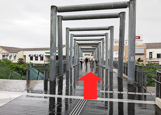 iCracked Store みのおキューズモールへの道順3