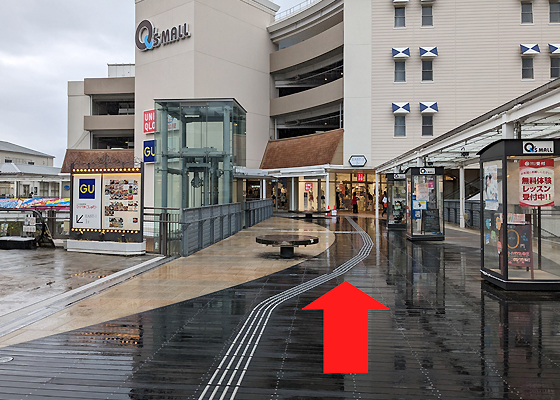 iCracked Store みのおキューズモールへの道順4