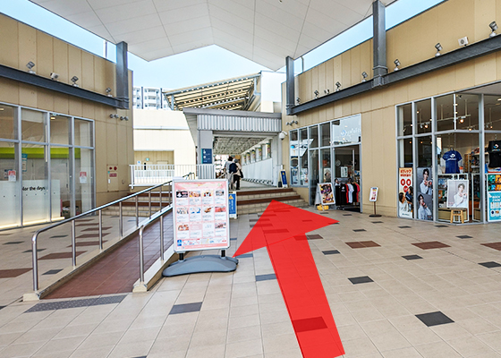 iCracked Store させぼ五番街への道順3