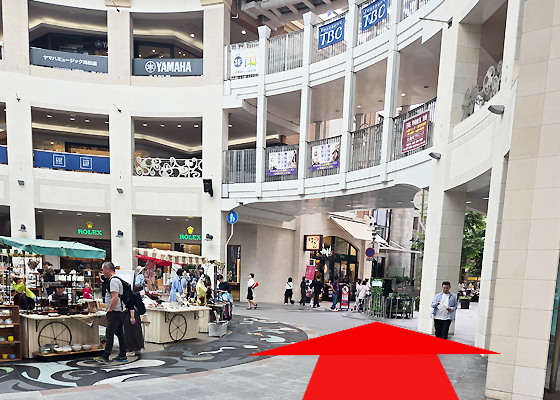 iCracked Store 高松 丸亀町グリーンへの道順5