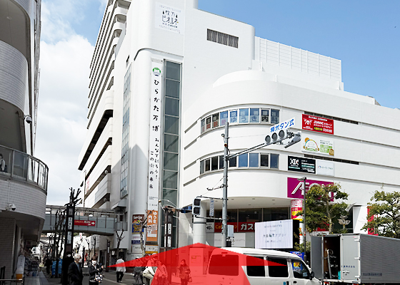 iCracked Store 枚方ビオルネへの道順3