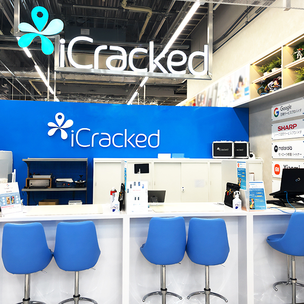 iCracked Store 横浜ランドマークタワー